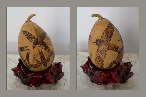 egg gourd birds in flight